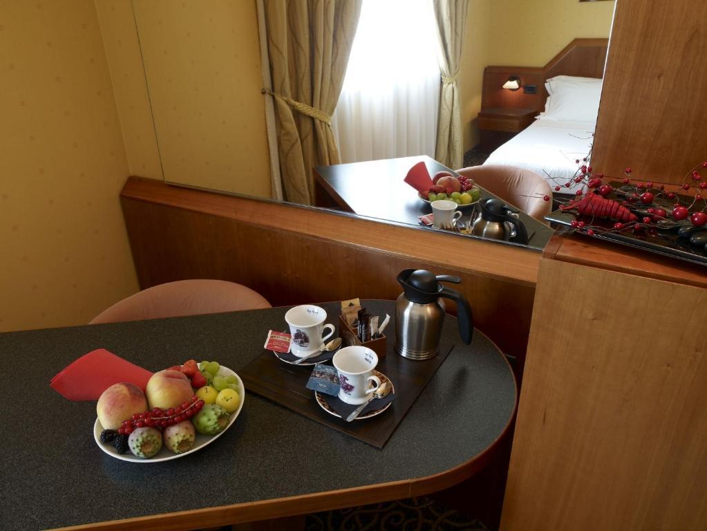 Hotel Montini Linate Airport بيستياره بوروميو الغرفة الصورة
