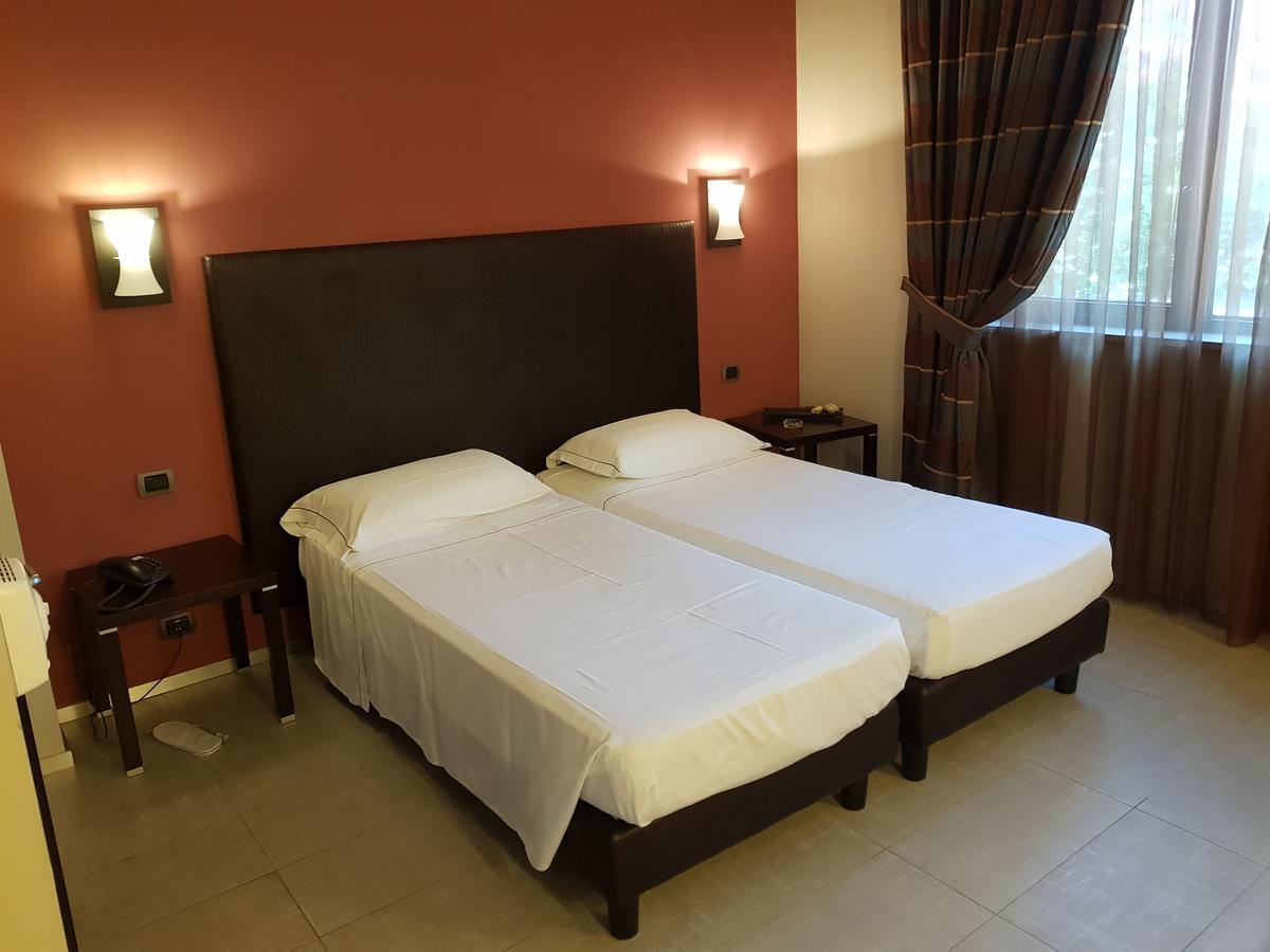 Hotel Montini Linate Airport بيستياره بوروميو المظهر الخارجي الصورة