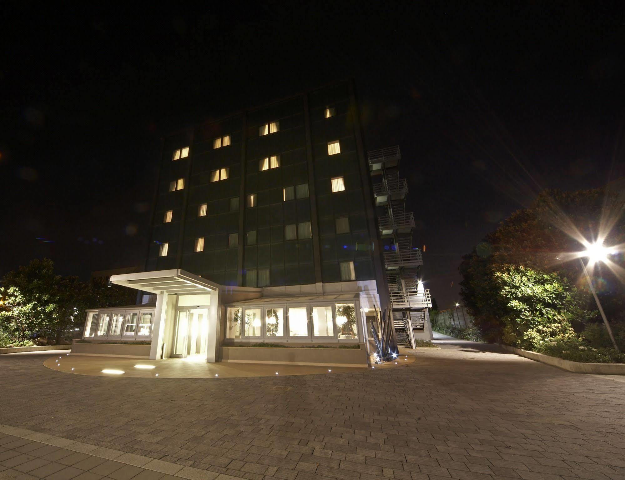 Hotel Montini Linate Airport بيستياره بوروميو المظهر الخارجي الصورة
